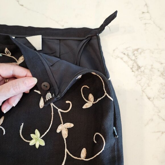 TALBOTS High Rise Irish Linen Floral Embroidered Black Ankle Pants 10P - Picture 5 of 10